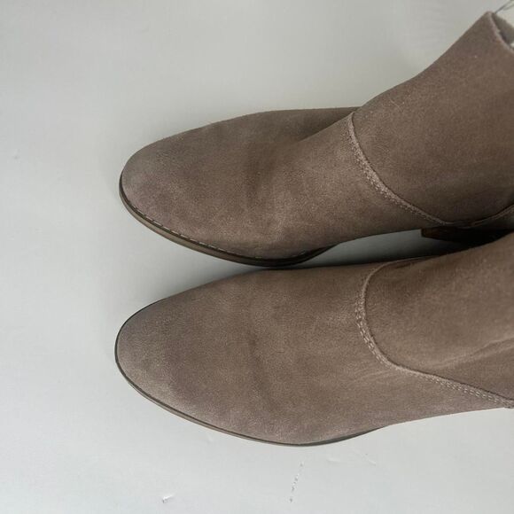 Lucky brand Grey suede ankle boots 8 - Picture 2 of 7